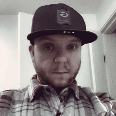 Dylan, 34