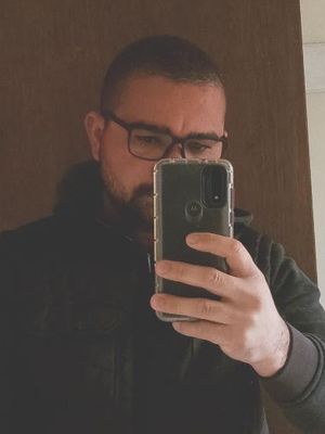 Leo, 32