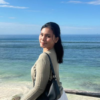 Agnes, 24