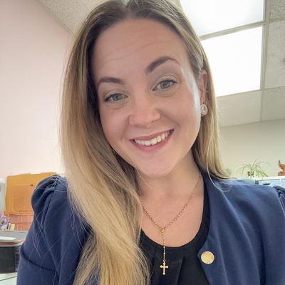 Samantha, 33