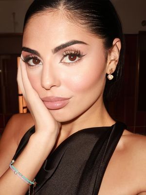 Ivana, 25
