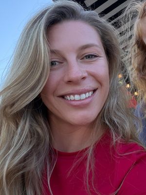Nicole, 35