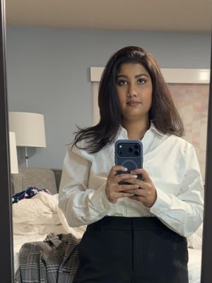 Dina, 36