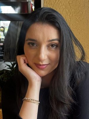 Leticia, 23