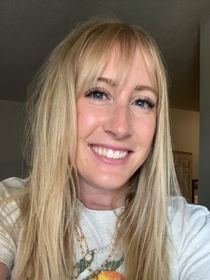 Emily Jo, 33