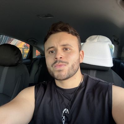 Luis, 29