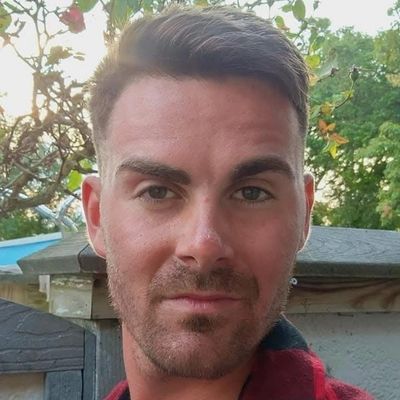 Mickey, 32