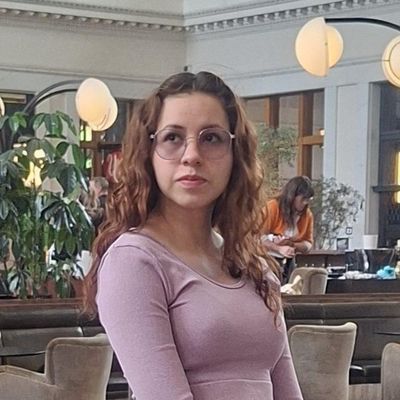 Maria, 32