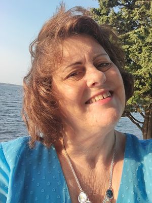 Cindy, 64