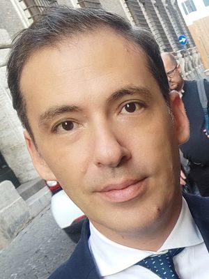 Luciano, 47