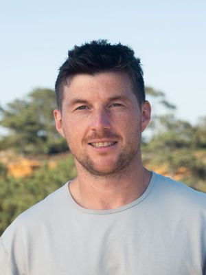 Ben, 32