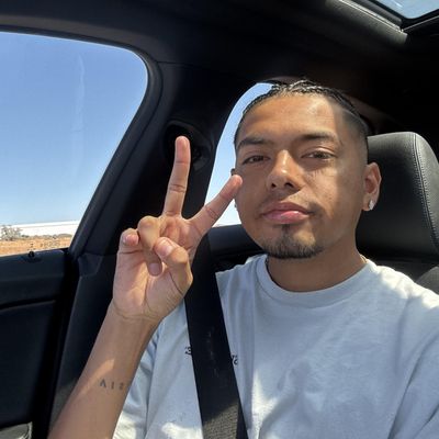 Alex, 25