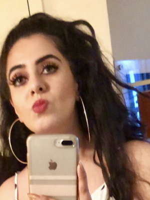 Rose, 32