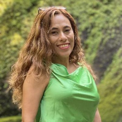 Isidra, 50