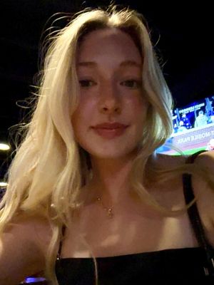 Mackenzie, 21