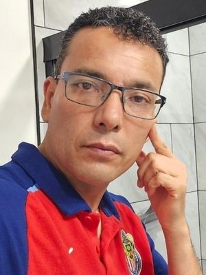 Manolo, 52