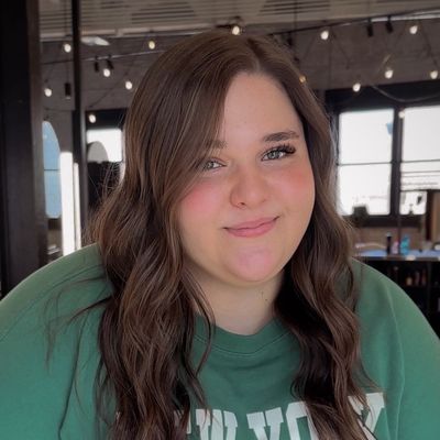 Elizabeth, 27