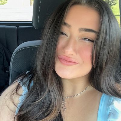 Tessa, 25