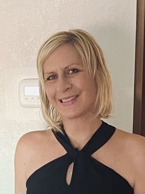 Karin, 55
