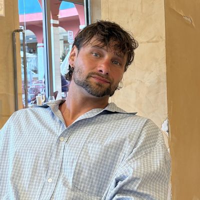 Sandor, 31