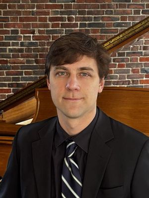 Anton, 32