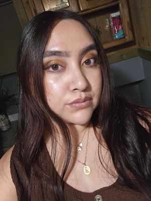 Gaby, 27