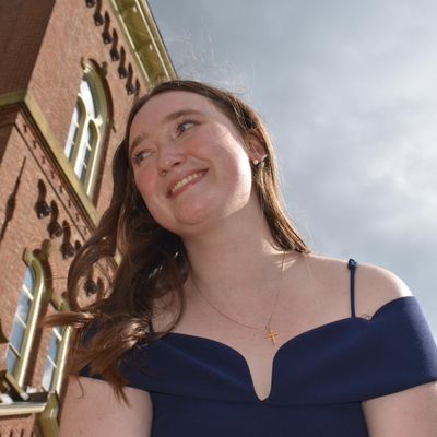 Brenna, 21