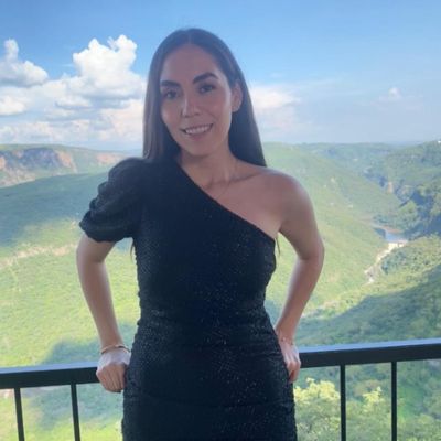 Estefania, 26