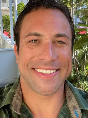 Chris, 40