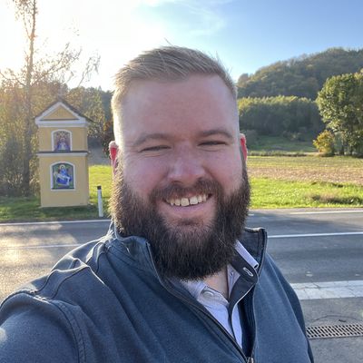 Clint, 33