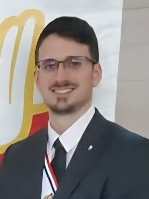 Nickolas, 37