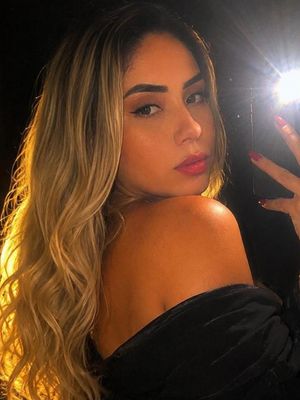 Ana, 26