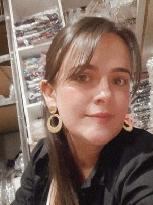 Gloria, 40