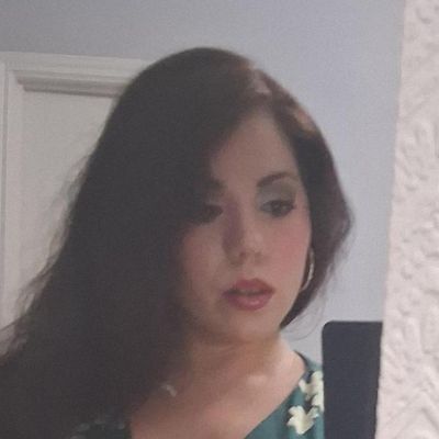 Caroline, 36