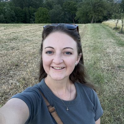 Olivia, 29