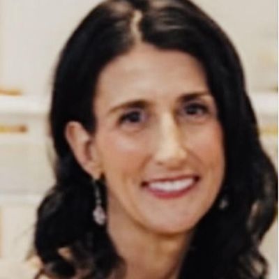 Amanda, 54