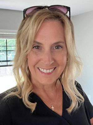 Linda, 52