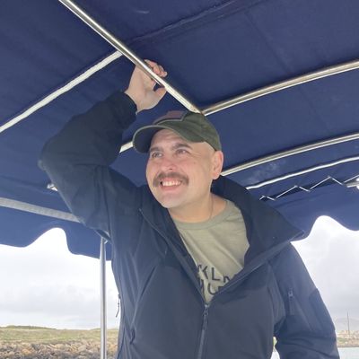 Tony, 43