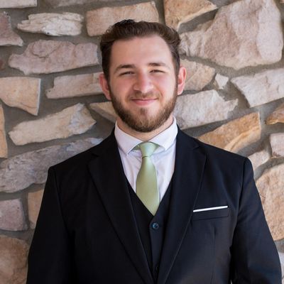 Thomas, 22