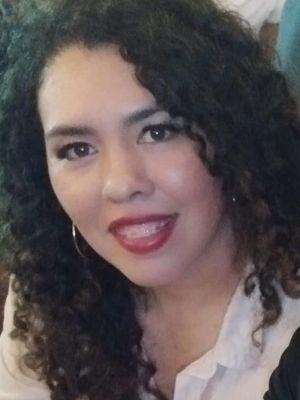 Alejandra, 37
