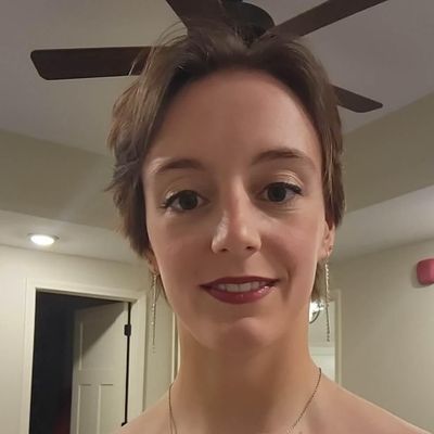 Sarah, 27