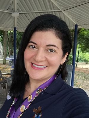 Paola, 44