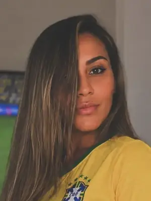 Leticia, 28