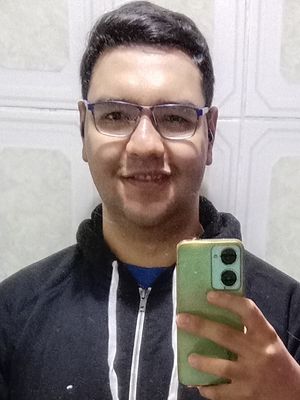 Nicolas, 23