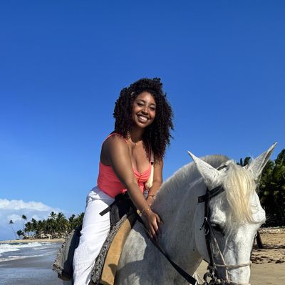 Angie, 25