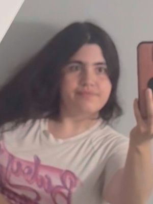Angelica, 28