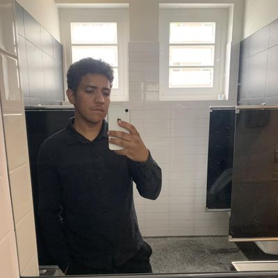 Samuel, 32