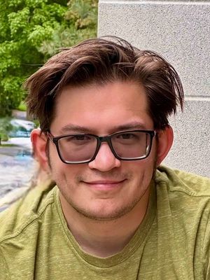 Max, 27