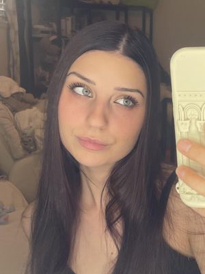 Hannah, 27