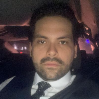 Jorge, 30